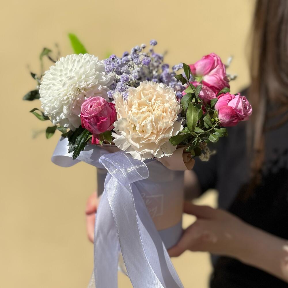 Цветы в коробке «Летнее настроение» Цветы в коробке «Летнее настроение»